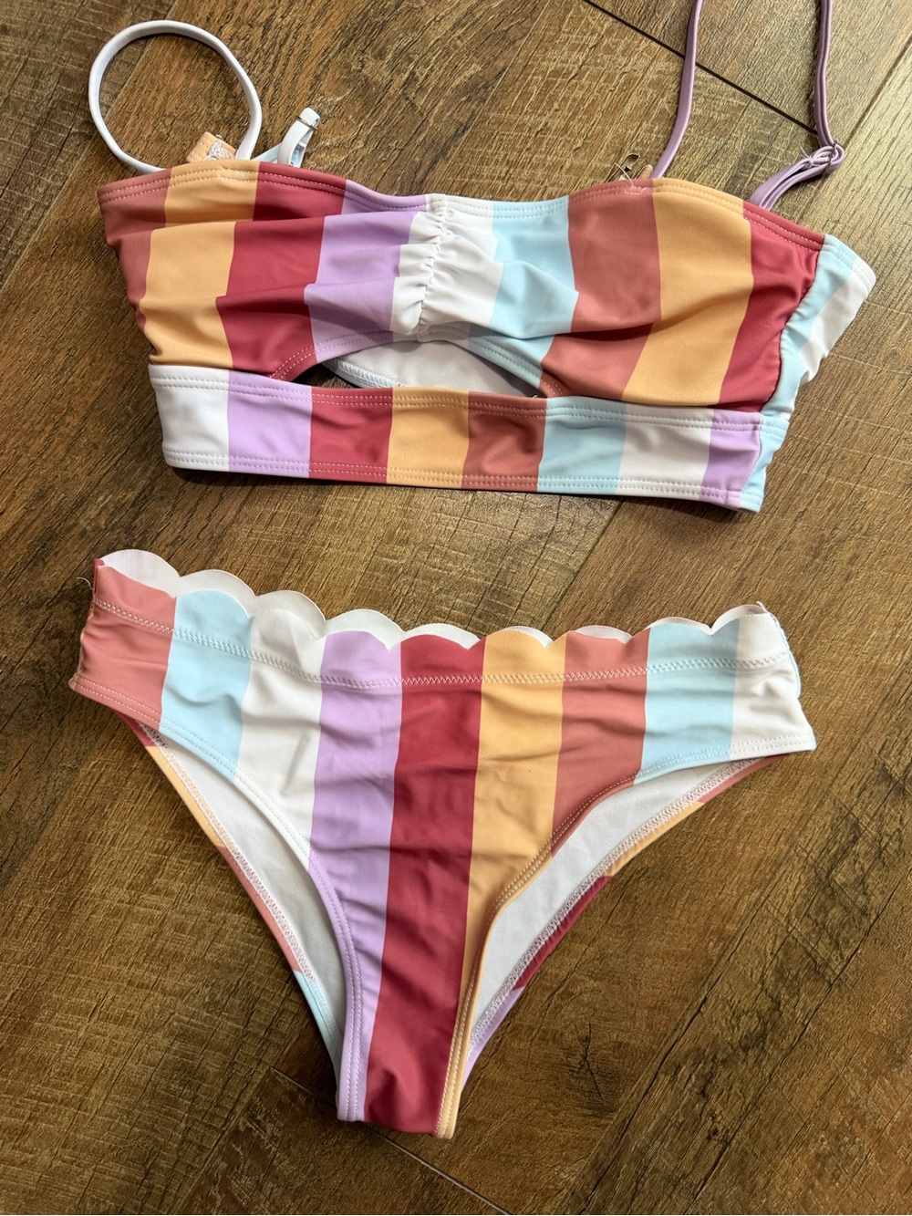 SHEIN Multicolor Stripe Scallop Edge Bikini Set